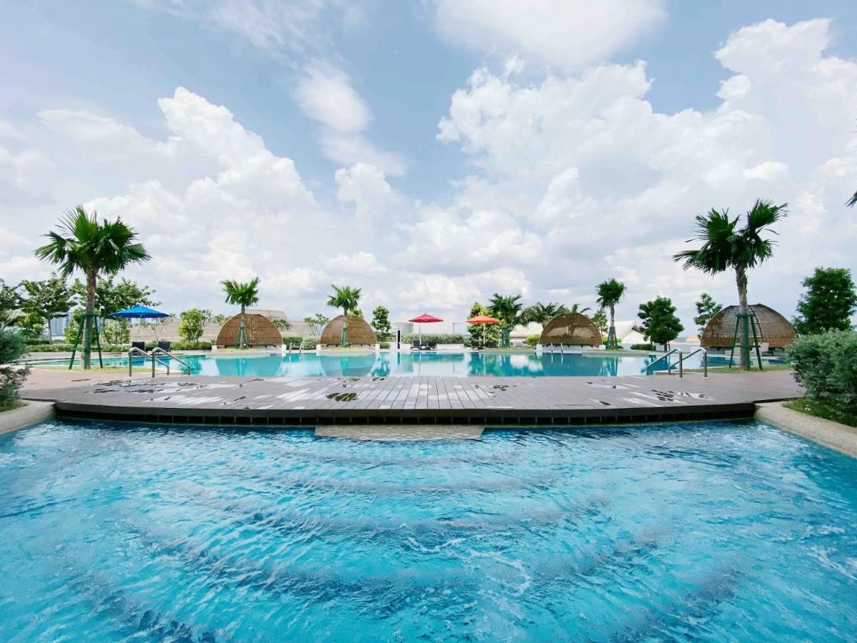Almas Puteri Harbour Nusajaya Suite Room Exclusive Room 5 Min To Legoaland By Homespace Exterior foto